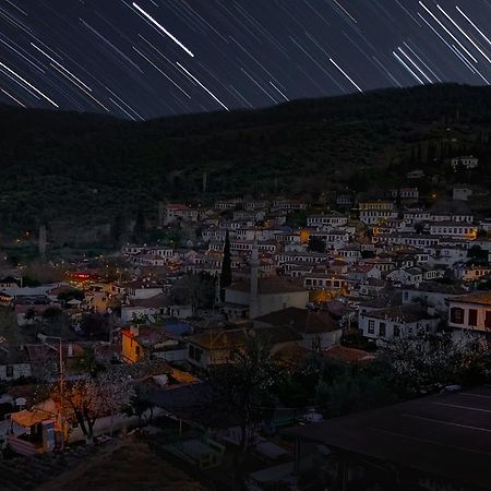 Гостевой дом Zeytinli Konak Сельчук Экстерьер фото